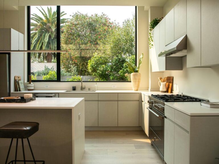 Cocina moderna con isla central